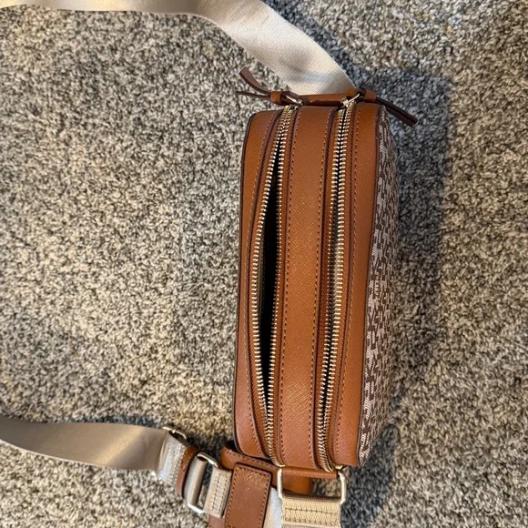 DKNY Brown and Cream Monogram Shoulder Bag - Picture 3 of 7